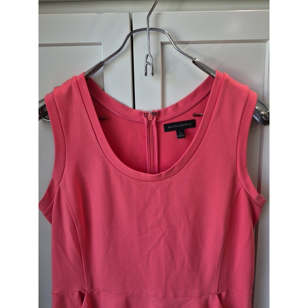 Banana Republic Size 8 Ponte Fit & Flare Coral Dress - Picture 3 of 5